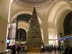 Weihnachtsbaum in der Kuppelhalle Dresden Hbf; Dezember 2007  