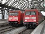 Zuglok-Treffen in Dresden Hauptbahnhof: 101 095 hatte vor kurzem den EC 177 aus Berlin hergebracht und rollt nun zum Abstellgleis.