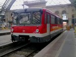 Ein Triebwagen 772 342 vom Teichland Express aus Cottbus stand auf dem Abstellgleis im Dresdner Hauptbahnhofes.