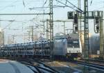 185 677 fhrt im letzten Abendsonnenstrahl am Dresdner HBF vorbei.
29.1.11