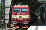 CD 371 003-5 steht mit dem EC 175 von Hamburg nach Budapest in Dresden Hbf am 01.10.2011 um 13:09 Uhr zur Abfahrt bereit.