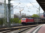 189 064 zieht am 29.04.2016 einen Ganzzug durch den Dresdener Hauptbahnhof.