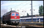 232086 rangiert am 18.05.1996 um 10.23 Uhr solo im Gleisvorfeld des HBF Dresden.