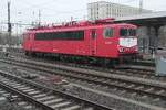 Abgestellte 155 230 von WFL in Dresden Hauptbahnhof, ausnahmsweise auf der Ostseite, wo im Moment gar nichts stattfindet; der positive Nebeneffekt von den Bauarbeiten ist das Vorhandensein von so viel historischen Fahrzeugen, eine dritte 155 von LDK habe ich auch noch gesehen.