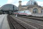 Eingefahrener ICE 1 mit dem f�hrenden 401 084 in Dresden Hauptbahnhof im Mai 2026