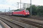Autotransportzug aus Tschechien mit der im Raum Dresden altbekannten, aber inzwischen recht selten gewordenen 189 019 Anfang Juli 2026 vor dem Geb�ude der HTW 