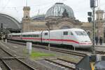 Abfahrbereiter ICE 1 nach Frankfurt/Main mit dem am Schlu� stehenden 401 567 abfahrbereit in Dresden Hauptbahnhof Ende Oktober 2026.