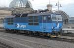Solo durch Dresden Hauptbahnhof durchfahrende Baureihe 372.007 Ende September 2026. Die Maschinen haben das Baujahr 1991, und man freut sich immer, diese inzwischen auch als etwas betagt zu bezeichnenden Fahrzeuge vor die Linse zu bekommen.