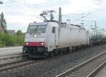 Durchfahrender Kesselwagenzug durch Dresden Neustadt mit der f�hrenden 186 136 im Mai 2026