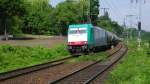 E 186 132 mit einem Kesselwagenzug kurz vor dem Haltepunkt Dresden-Cotta in Richtung Dresden-Friedrichstadt, 30.6.12