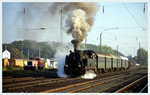 Bereitstellung eines Sonderzuges mit Dampflok Emil Mayrisch 2 am 3.10.1996 im Bahnhof Düren.