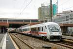 DB IC Steuerwagen  50 Jahre Intercity  in D�sseldorf Hbf, Dezember 2021.