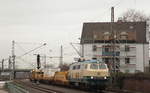 Am 24.02.2020 zog die 218 381 von Railsystems RP einen kleinen Bauzug nach Düsseldorf Abstellbahnhof durch Düsseldorf-Derendorf.