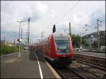 RE1 nach Aachen Hbf fhrt mit Steuerwagen voran am 12.08.2006 in Dsseldorf Hbf ein.