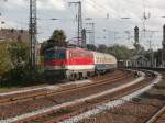 Am 14.9 kam 1142 704 mit dem Säuferzug DPF 2769 von Hetzerath mit Partyfreudigen Passagieren zurück und fuhr in Richtung Düsseldorf weiter nach Duisburg.