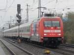 101 118-8  Glacier Express unvergessliCH  zog am 15.11.14 einen IC bei Nieselregen durch Oberbilk.