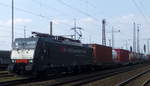 MRCE Dispolok/gemietet von SBB Cargo International ES 64 F4-082[189 982-2] fuhr am 14.04.19, mit einem Container-/Tanktainerzug am HP Duisburg Bissingheim vorbei.