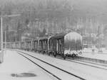 Einen Nachschuß auf einen Güterzug der aus Eberbach Neckar ausfährt gen Heidelberg am 7.12.1980.