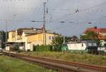 Bahnhofsgebäude / Empfangsgebäude Eberswalde Hbf - daneben stehen ab und an auch Loks abgestellt wie hier am 15.07.2020 die 193 280-5 D-ELOC.