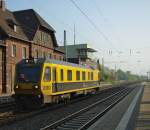 Dieses Bahnfahrzeug, das am 21.04.2011 in Richtung Sden durch Eichenberg kam, kann ich leider nicht nher einordnen...