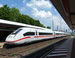 DB 6812 214 als ICE 930 von Berlin Gesundbrunnen nach Frankfurt (M) Hbf, am 11.06.2022 in Eisenach.