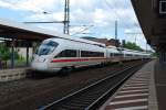 Bei der Ausfahrt des ICE 1746 ,,Markt Holzkirchen´´ nach Dssedorf Hbf in Eisenach (09.06.2012).