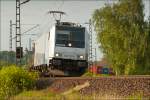 Railpool 185-717-6 am 08.05.2015 bei Burgstemmen (Hildesheim) mit Ihrem Container Ganzzug Richtung Süden....
