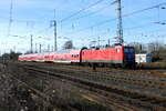 114 006 von WFL mit ex DR Doppelstockwagen wartet auf ihren Einsatz als Verstärkerzug in Emmerich am 12.02.2022