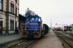 Endingen (Baden): MAN-Schienenbusse, Kaiserstuhlbahn mit einer Gmeinder-Diesellok sowie rechts von ihr MAN-Schienenbusse, ein Esslinger der ersten Produktionsserie, ein NE 81 sowie ein MAN-Schienenbus (Datum unbekannt)