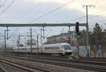 D-DB 61 80 80-91 150-5 Bpmmbdzf 286.1 am IC 2151 von Kassel-Wilhelmsh�he nach Gera Hbf, am 10.12.2025 in Erfurt Hbf.
