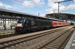 Hier 182 505-8 mit einer RB20 (RB16318) von Halle(Saale) Hbf. nach Eisenach, bei der Einfahrt am 19.8.2014 in Erfurt Hbf.