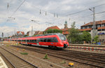 442 227 sowie ein weiterer Talent II unterwegs als S-Bahn in Richtung Nürnberg.
Aufgenommen am 13.08.2013 im Bahnhof Erlangen.