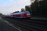 Der zum RE1 gehörende Steuerwagen ist hier am Bahnsteig zusehen am Sonntagabend in Eschweiler. 23.10.2016