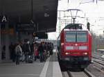 146 005 mit dem RE10223 nach Mnster bei der Einfahrt in Essen Hbf 10.4.10