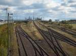 Die untere und obere Breitspurstrecke von und zum Fhranleger in Mukran im Oktober 2009.Aufgenommen von der Straenbrcke.