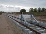 Das neu entstehende Gewerbegebiet in Mukran bekommt auch einen Gleisanschluß,was bereits fertig ist.Der Anschluß selber befindet sich an der Stelle wo sich einst der Mukraner Personenbahnhof befand.Aufnahme vom 11.Mai 2014.