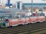 TME Lok Nr.22 mit Doppelstockwagen des Airport-Express Schönefeld in Mukran am 27.11.2014