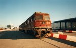 Überführung von Lok`s aus Russland nach Deutschland sind in Mukran schon lange nicht mehr zu beobachten.Im Oktober 1999 aber hatte ich das seltene Glück gleich drei aus Russland gekommene Ludmila´s in Mukran zufotografieren.Dabei auch die 129 001.
