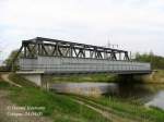 Eine neuere und eine ltere Brcke berspannen die Schwarze Elster in Uebigau (bei Falkenberg/E.).