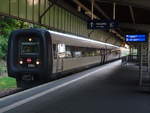 3-teiliger Dieseltriebwagen der DSB, Typ IC3, Bezeichnung MFA 5284, abfahrbereit als IC 5769 nach Fridericia. Aufgenommen in Flensburg Hbf., 14.5.2018