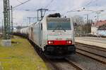 Railpool Bombardier Traxx 186 452-9 mit Kesselwagen am 15.02.26 in Frankfurt Höchs vom Bahnsteig aus fotografiert 