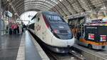 Zusehen ist ein TGV Hochgeschwindigkeitszug von Inoui SNCF am 30.4.2025 im Frankfurt am Main Hauptbahnhof