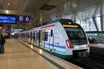 DB Regio S-Bahn Rhein Main 430 160 mit Vollwerbung für die neue Station Gateway Gardens am 14.12.19 in Frankfurt am Main Flughafen Fernbahnhof 