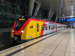 ET 163 der HLB als RB 58 nach Aschaffenburg in Frankfurt (Main) Flughafen Fernbahnhof, 04.03.2023.