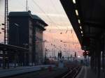 Sonnenuntergang am 21.01.16 in Frankfurt am Main Hauptbahnhof 