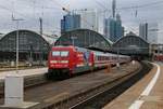 Ankunft der 101 029-7 mit IC im Hauptbahnhof Frankfurt.