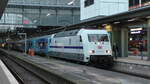 Am Morgen des 29.09.2021 steht 101 057-8 mit ihrer frischen Europa-Beklebung mit dem Connecting-Europe-Express zur Fahrt nach Berlin in Frankfurt(M)Hbf bereit.