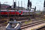VIAS/Odenwaldbahn Alstom Lint54 VT225 am 11.05.24 in Frankfurt am Main Hbf. Die Fotos wurden per Telezoom vom Bahnsteigende gemacht