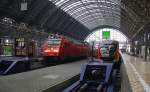 Ein Nachschuss von der 146 241-5 DB steht im Frankfurter-am-Main-Hbf mit einem RE 4609 von Frankfurt-am Main-Hbf nach Würzburg-Hbf am Kalten Morgen vom 20.2.2015.