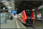 463 108 steht am 05.08.2023 in der Bahnhofshalle von Frankfurt (Oder) bereit zur Abfahrt Richtung Falkenberg.